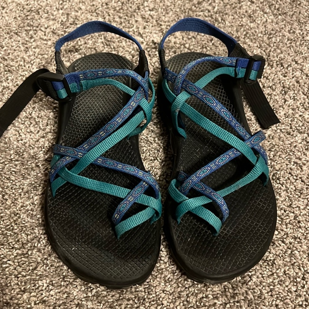 Size 9 women’s Chacos.